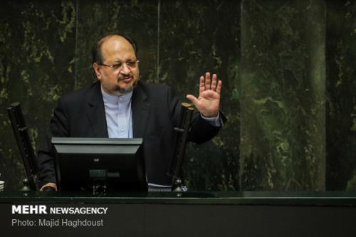 مجلس به شریعتمداری كارت زرد داد