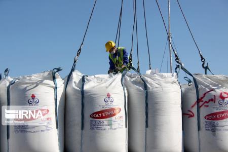 جامعه كار و تولید در خط مقدم مقابله با كرونا قرار دارند